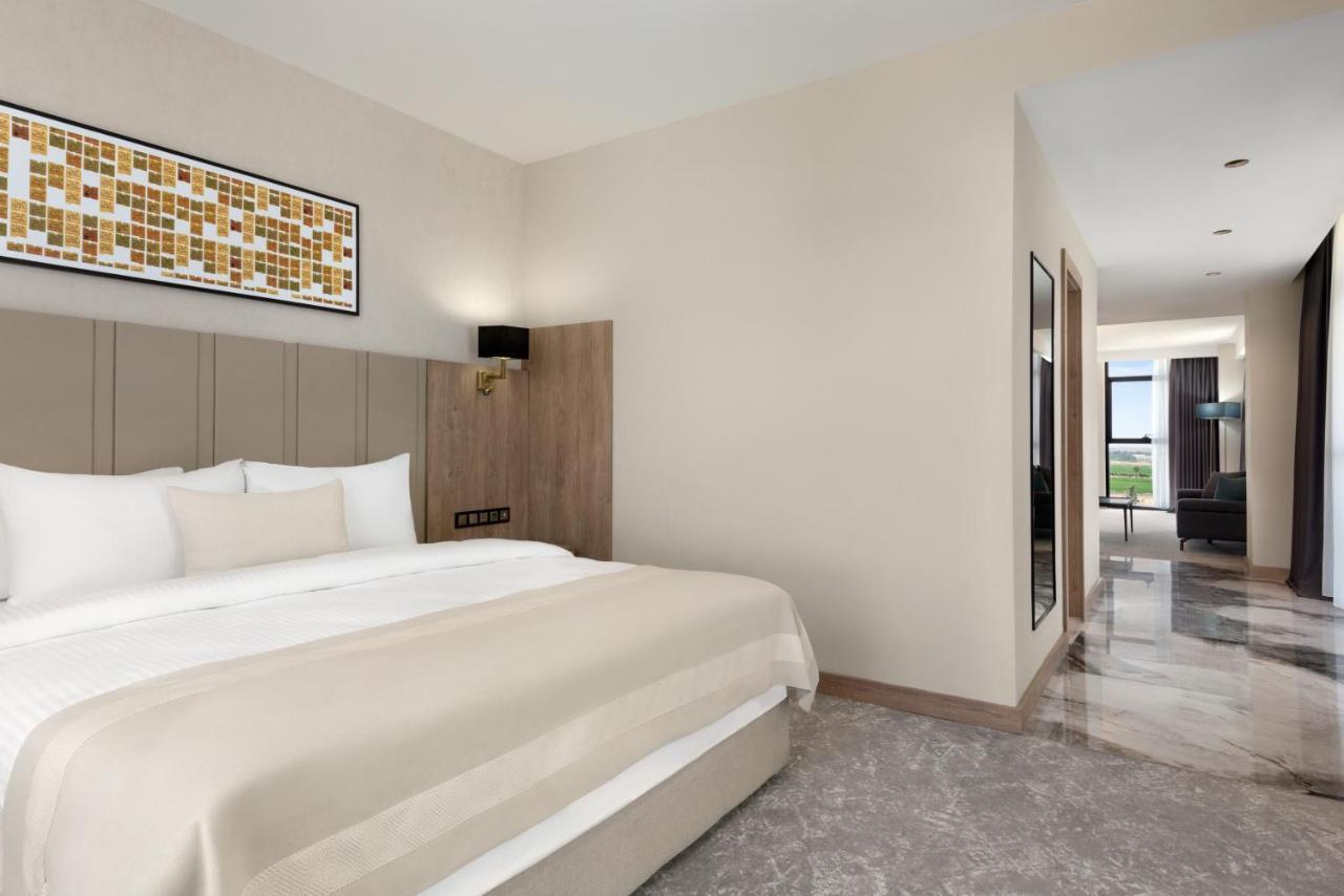 Hotel Ramada Plaza By Wyndham Batman Exteriér fotografie