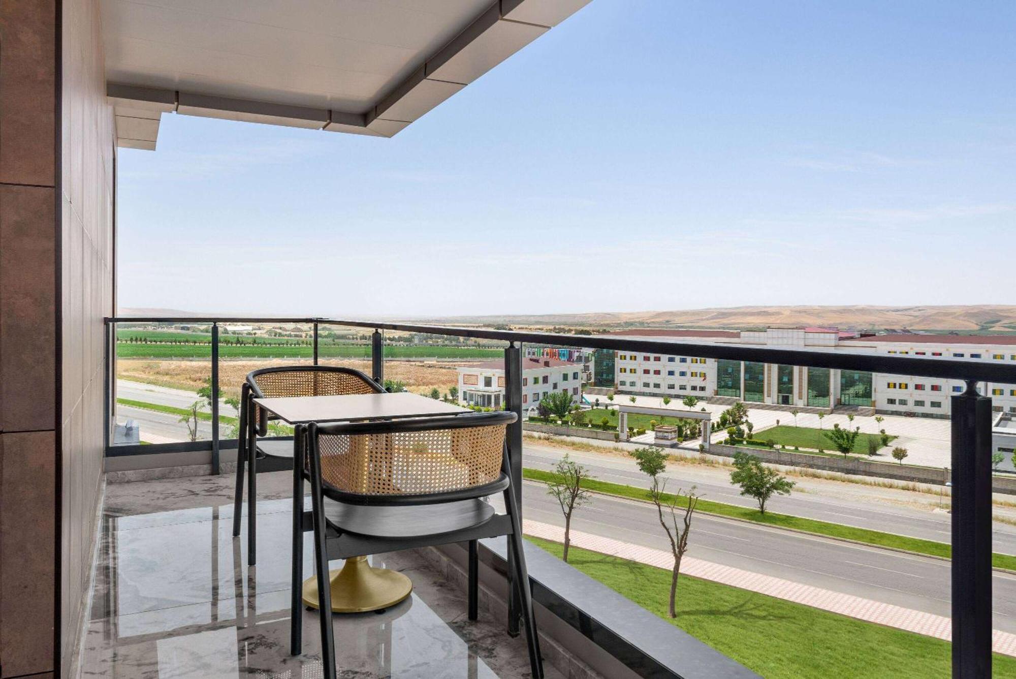 Hotel Ramada Plaza By Wyndham Batman Exteriér fotografie