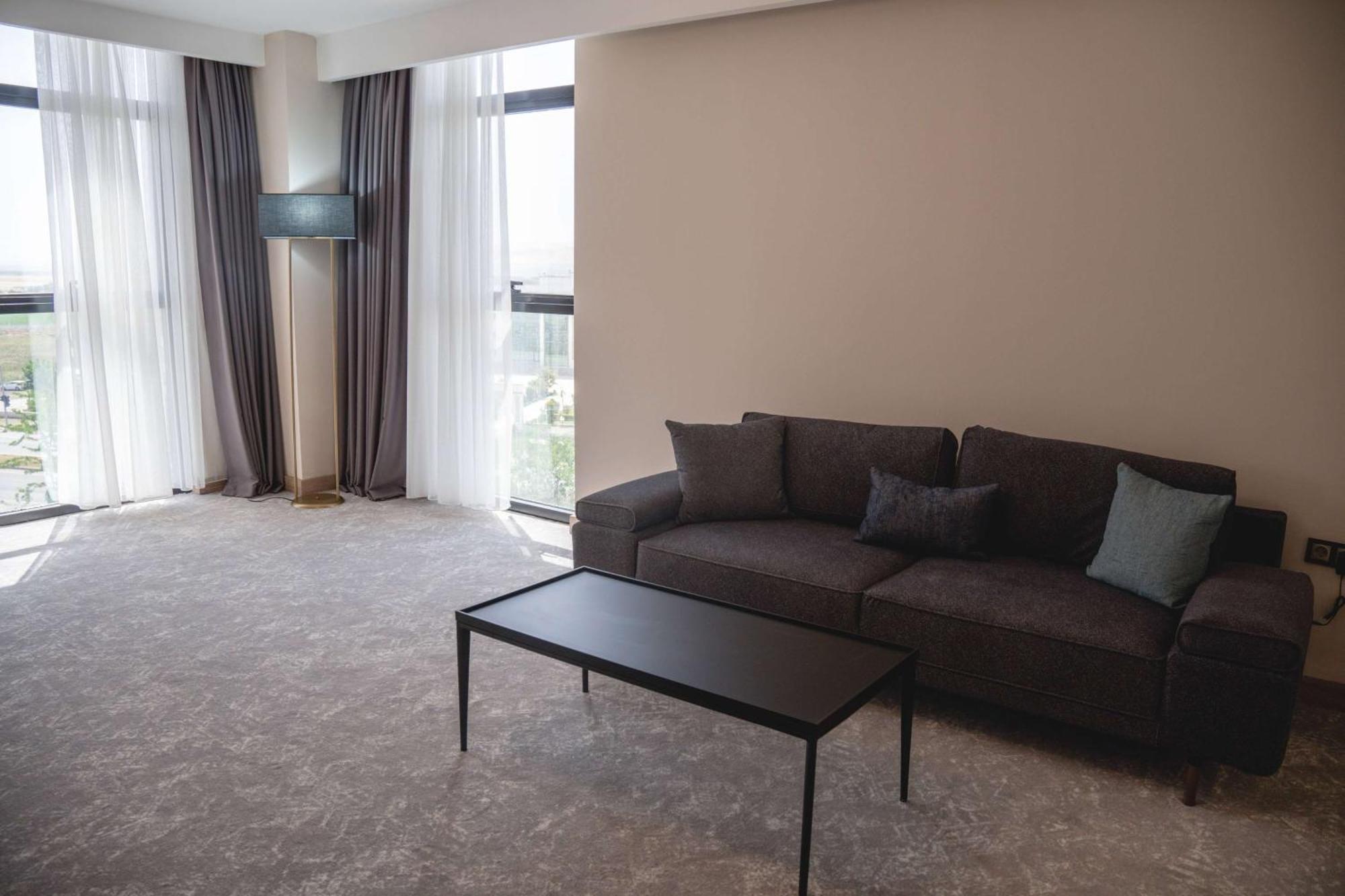 Hotel Ramada Plaza By Wyndham Batman Exteriér fotografie