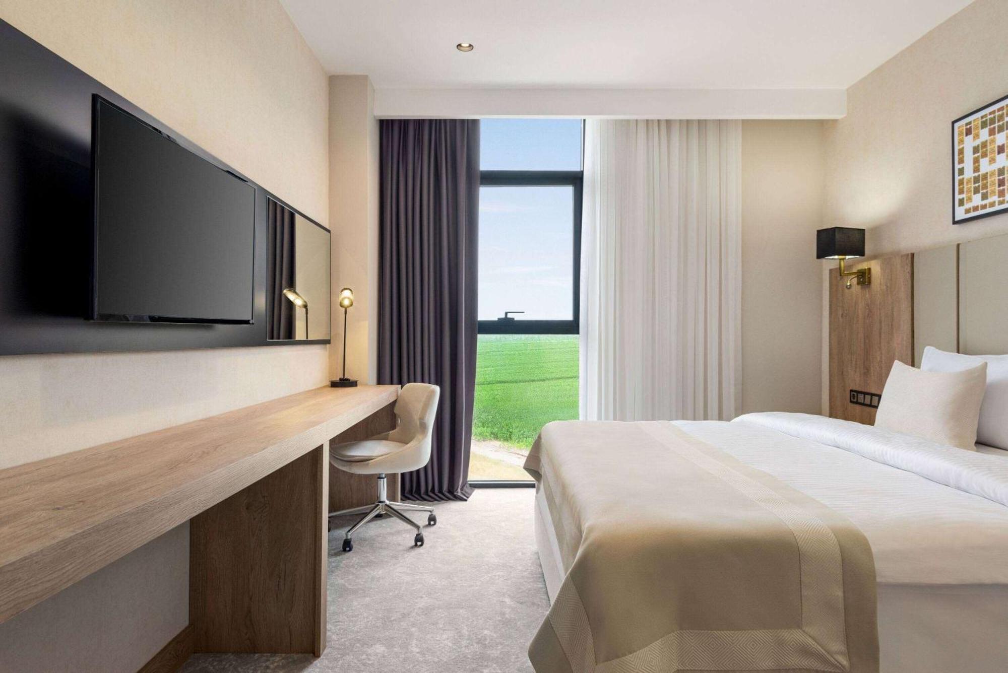 Hotel Ramada Plaza By Wyndham Batman Exteriér fotografie